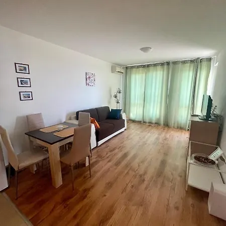 Byla Sea Star Apartamento *