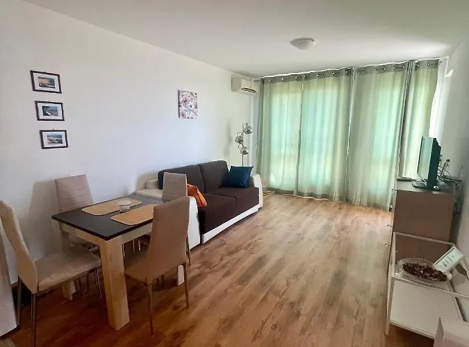 Byla Sea Star Apartment *